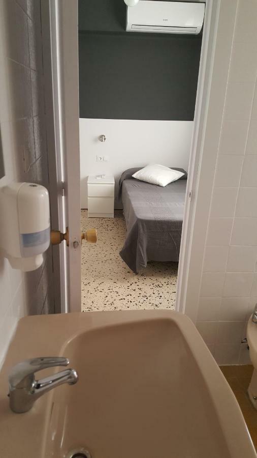 Hostal Can Joanet Cambrils Luaran gambar