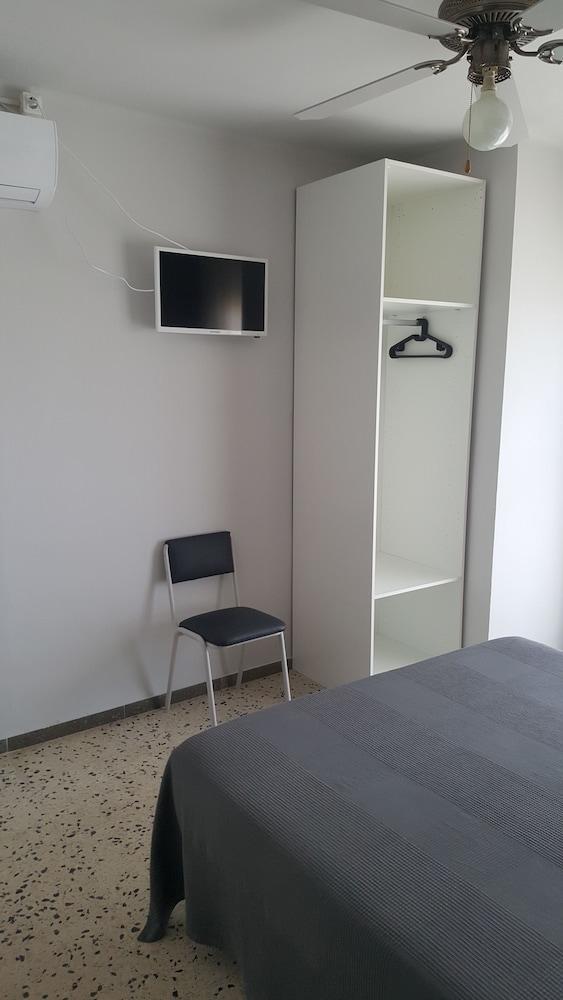 Hostal Can Joanet Cambrils Luaran gambar